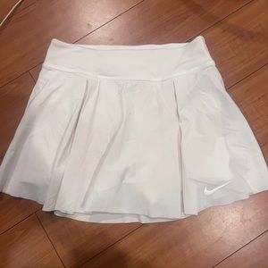 Nike White Tennis Skirt (size xs)